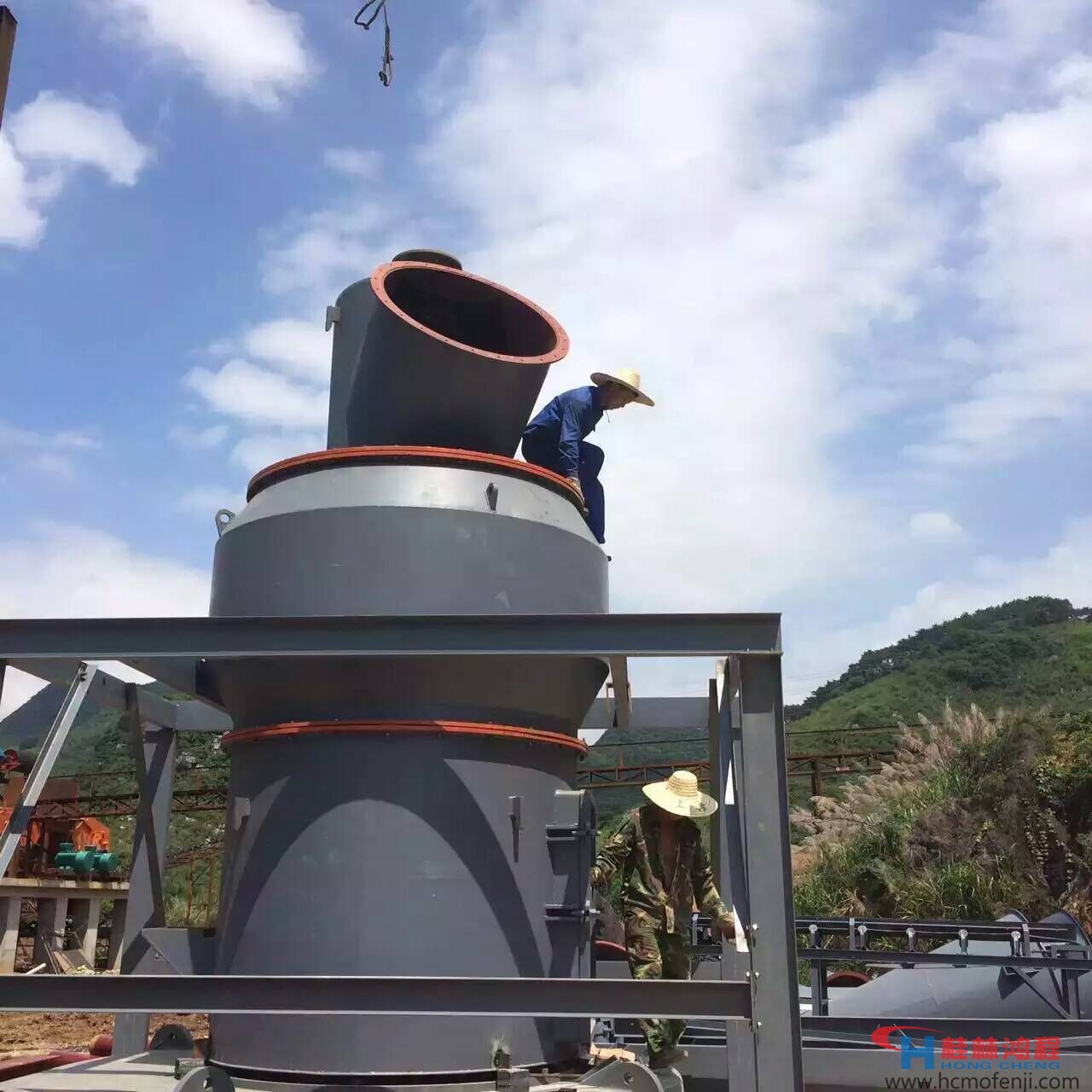 桂林鴻程，大型縱擺磨粉系統(tǒng)，HC1700，HCH980，賀州，碳酸鈣，磨粉機(jī)