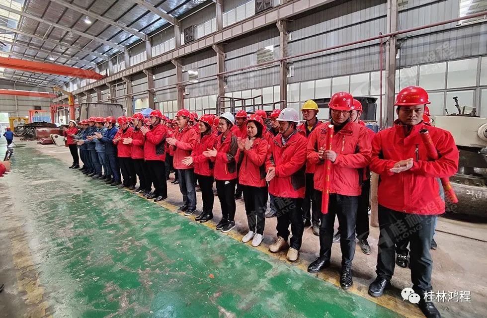 里程碑！桂林鴻程自主研發(fā)HC3000全球大型雷蒙磨正式投入市場！